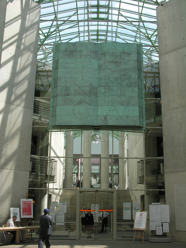 ���������� ����������� ������������. �������� ������. ���������, 2000. ���������� � ������������� ���������� �Budzynski & Badowski�