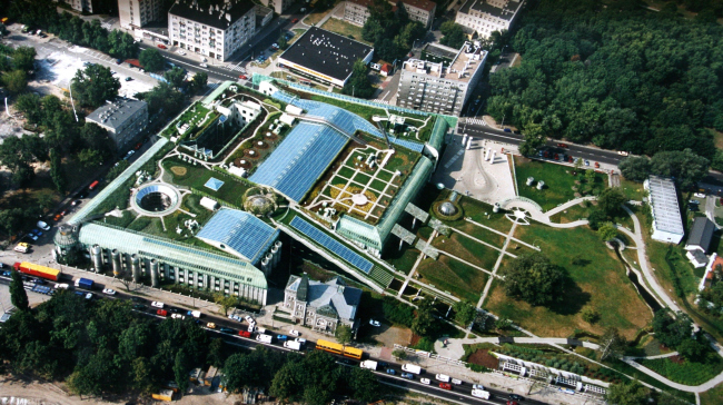 ���������� ����������� ������������. ��� � ������ �������� �����. ���������, 2000. ���������� � ������������� ���������� �Budzynski & Badowski�