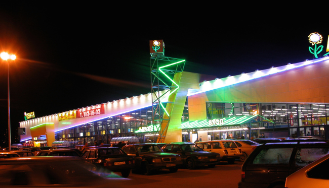 "Lenta" shopping mall at 11, Pulkovskoe Highway, Moskovsky District, Saint Petersburg, Russia, 2002  Anatoliy Stolyarchuk architectural studio