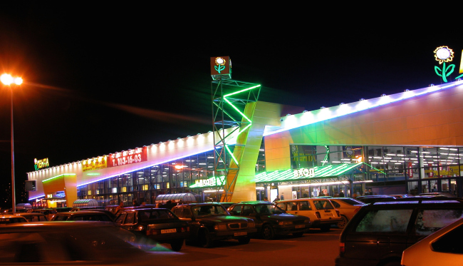 "Lenta" shopping center on the Bukharest Street. Construction, 2003  Anatoly Stolyarchuk architects