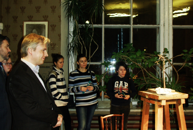 Anna Golubkina's studio. On the photo: curator of the exhibition Ilia Mashkov. Photo by Alla Pavlikova