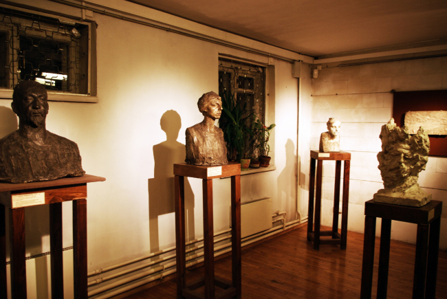 Exposition in the studio museum of Anna Golubkina. The first floor. Photo by Alla Pavlikova