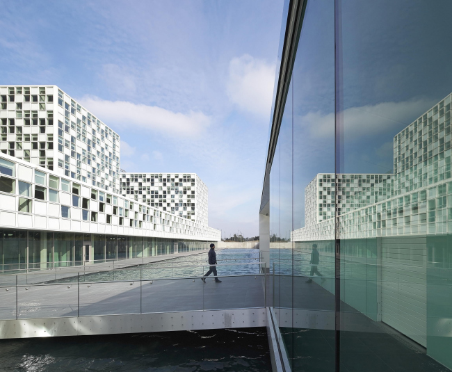 ������������� ��������� ��� � ����� ������ � Hufton + Crow