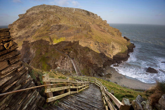����� ��������� � ��� �����������. ����������� � ����� competitions.malcolmreading.co.uk/tintagel