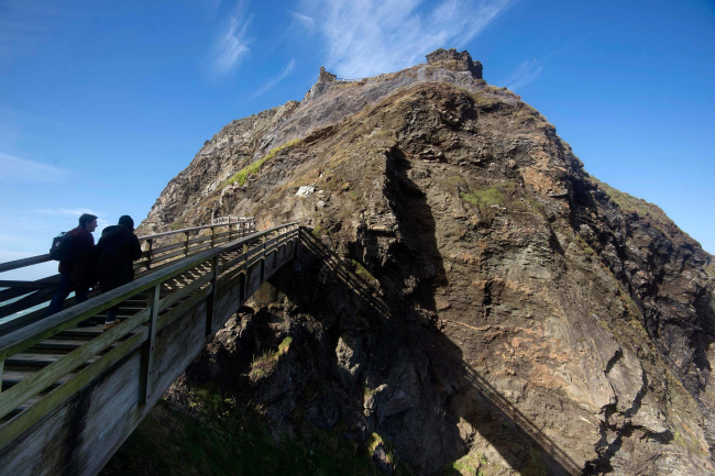 ����� ��������� � ��� �����������. ����������� � ����� competitions.malcolmreading.co.uk/tintagel