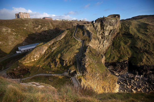 ����� ��������� � ��� �����������. ����������� � ����� competitions.malcolmreading.co.uk/tintagel