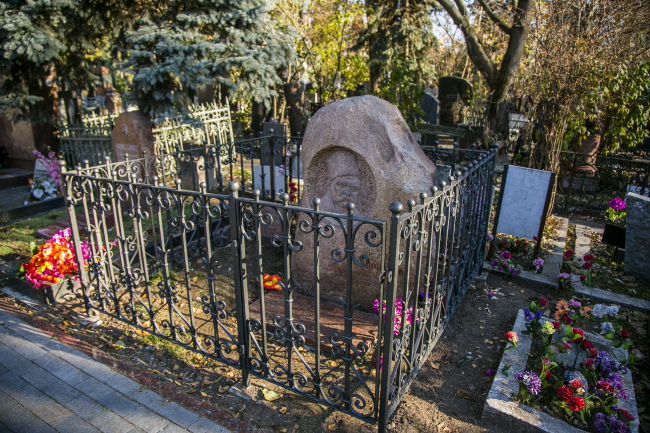 Набгробие Владимира Гиляровского на Новодевичьем кладбище. Фотография предоставлена организаторами премии «Московская Реставрация» Набгробие Владимира Гиляровского на Новодевичьем кладбище. Фотография предоставлена организаторами премии «Московская Реставрация»
