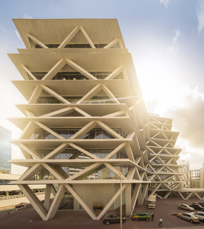 �������� One Airport Square � Fernando Guerra | FG+SG