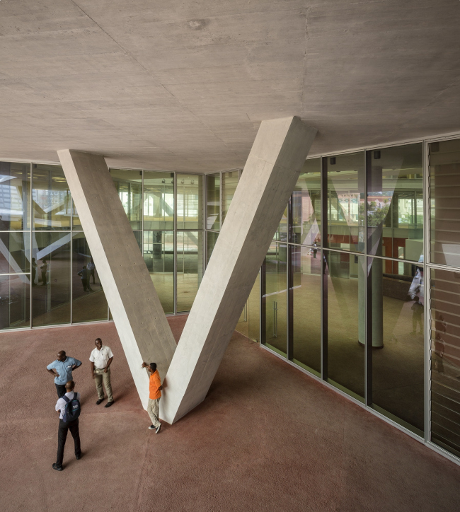 �������� One Airport Square � Fernando Guerra | FG+SG