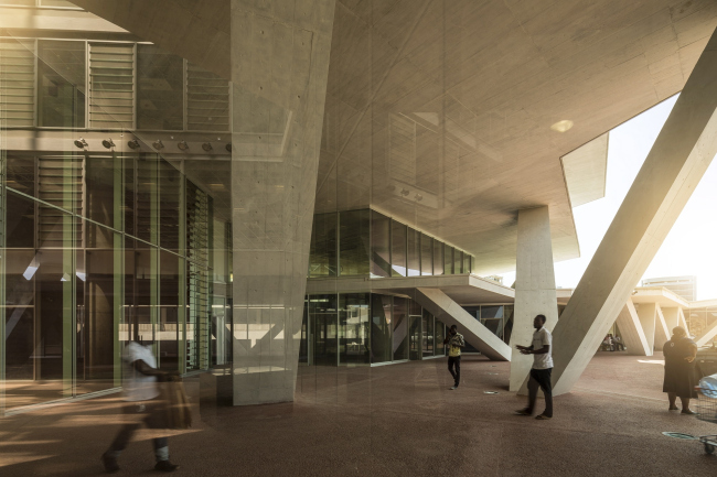 �������� One Airport Square � Fernando Guerra | FG+SG