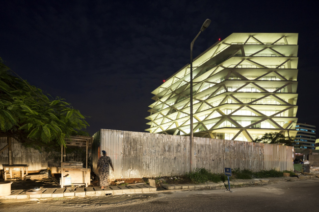 �������� One Airport Square � Fernando Guerra | FG+SG