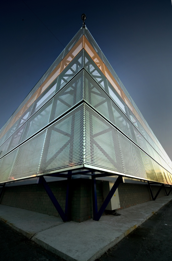 "Lenta" shopping center on the Tallinn Highway. Construction, 2006 � Anatoly Stolyarchuk architects