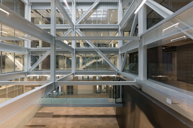 Тиммерхёйс – новое здание ратуши Роттердама. Фото: Sebastian van Damme © OMA