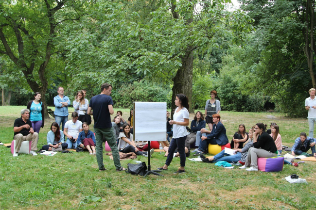 ������ ������������� ����� ������ ����� (22-30 ������� 2015 �.). http://www.lvivcenter.org/ru/summerschools/architechture-school/
������������� ��������� �����������