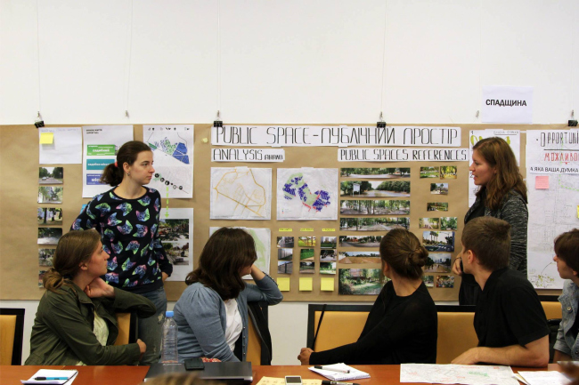 ������ ������������� ����� ������ ����� (22-30 ������� 2015 �.). http://www.lvivcenter.org/ru/summerschools/architechture-school/
������������� ��������� �����������