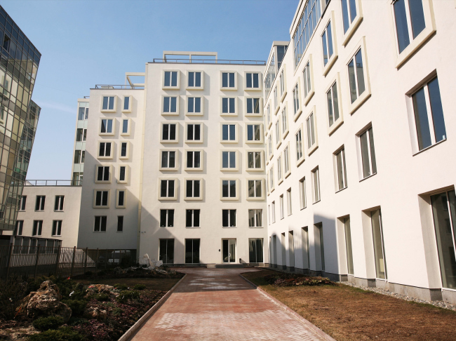 Housing project on the Gilyarovskogo Street. Construction, 2008-2009  Ginsburg Architects