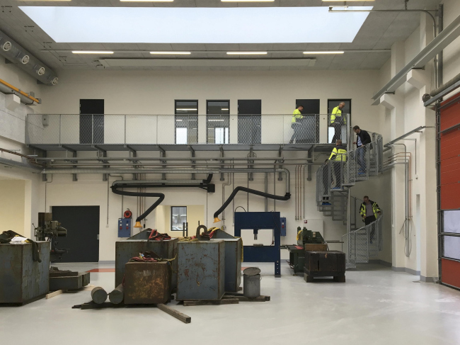 ���������������� ����� ����� ������ � Julian Weyer