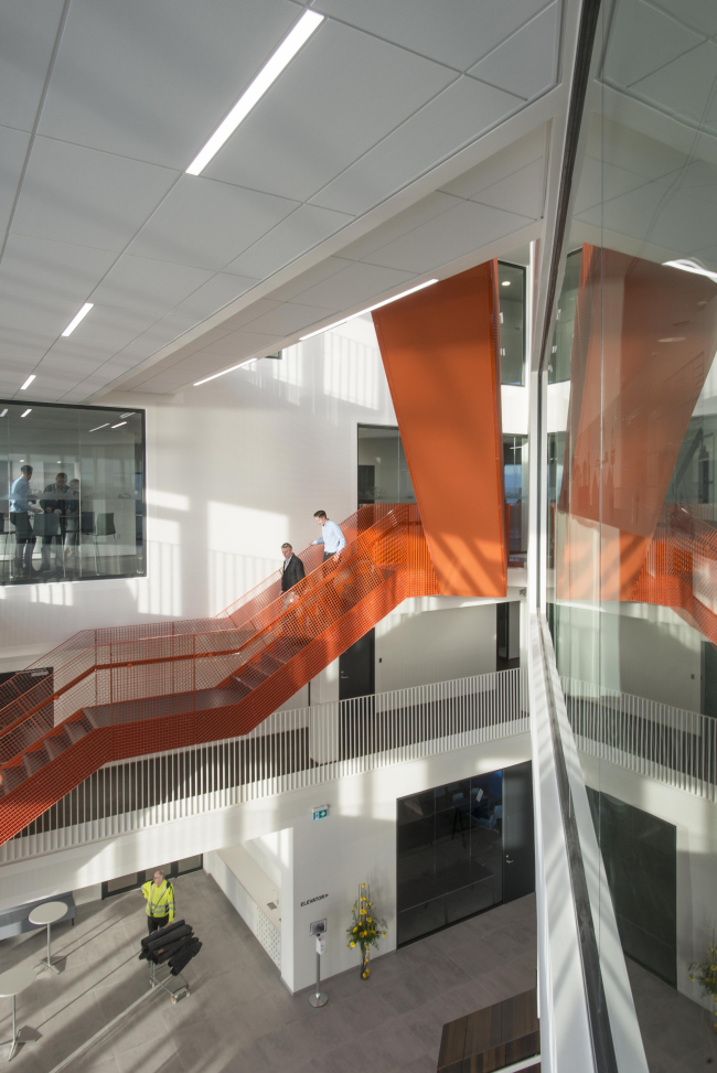 ���������������� ����� ����� ������ � Julian Weyer