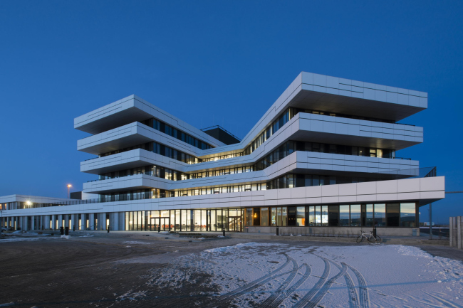 ���������������� ����� ����� ������ � Julian Weyer