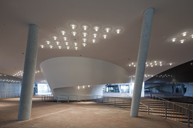 ������ ����������� ���������� Elbphilarmonie � �������� �������������. ���� � Oliver Heissner