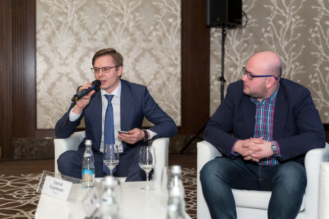 Выступает Сергей Кудрявцев, компания PRIDEX. Рядом: Андрей Перлич, главный архитектор проектов, SPEECH. Фотография (c) Василий Буланов, предоставлено speech: Выступает Сергей Кудрявцев, компания PRIDEX. Рядом: Андрей Перлич, главный архитектор проектов, SPEECH. Фотография (c) Василий Буланов, предоставлено speech: