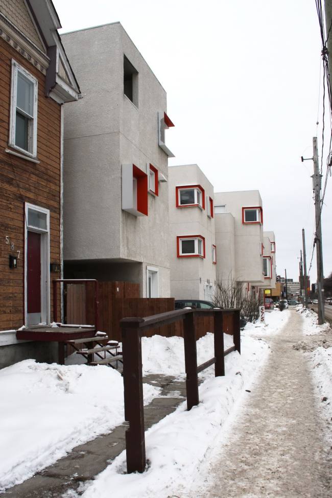 ����� �������� Centre Village � ���������. ����������� 5468796 Architecture � Cohlmeyer Architecture Limited. ���� � ����� �������