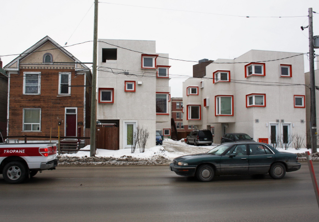 ����� �������� Centre Village � ���������. ����������� 5468796 Architecture � Cohlmeyer Architecture Limited. ���� � ����� �������