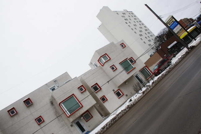 ����� �������� Centre Village � ���������. ����������� 5468796 Architecture � Cohlmeyer Architecture Limited. ���� � ����� �������