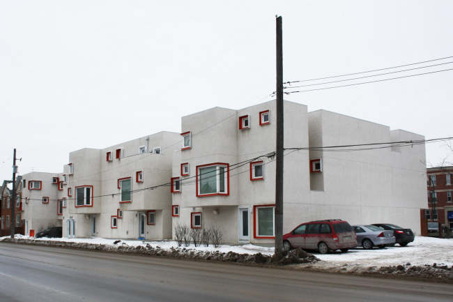 ����� �������� Centre Village � ���������. ����������� 5468796 Architecture � Cohlmeyer Architecture Limited. ���� � ����� �������