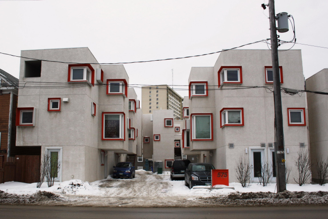 ����� �������� Centre Village � ���������. ����������� 5468796 Architecture � Cohlmeyer Architecture Limited. ���� � ����� �������