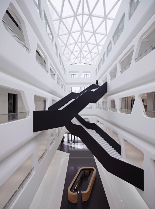 ����� �������� ���� �������� ������ � ����� � Javier Callejas Sevilla, �ourtesy of Hallucinate Design Office