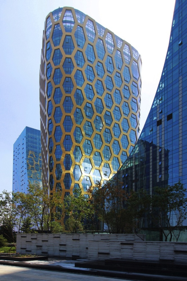 ����� �������� ���� �������� ������ � ����� � Interdesign Associates