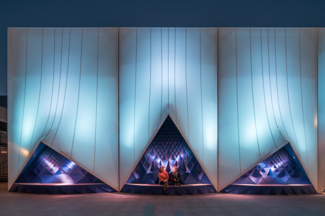 Mobile Europe Building. ���������. ���� DUS Architects. �� ������� ���������� ������� ������ � 3D ������. ���������� � Ossip van Duivenbode