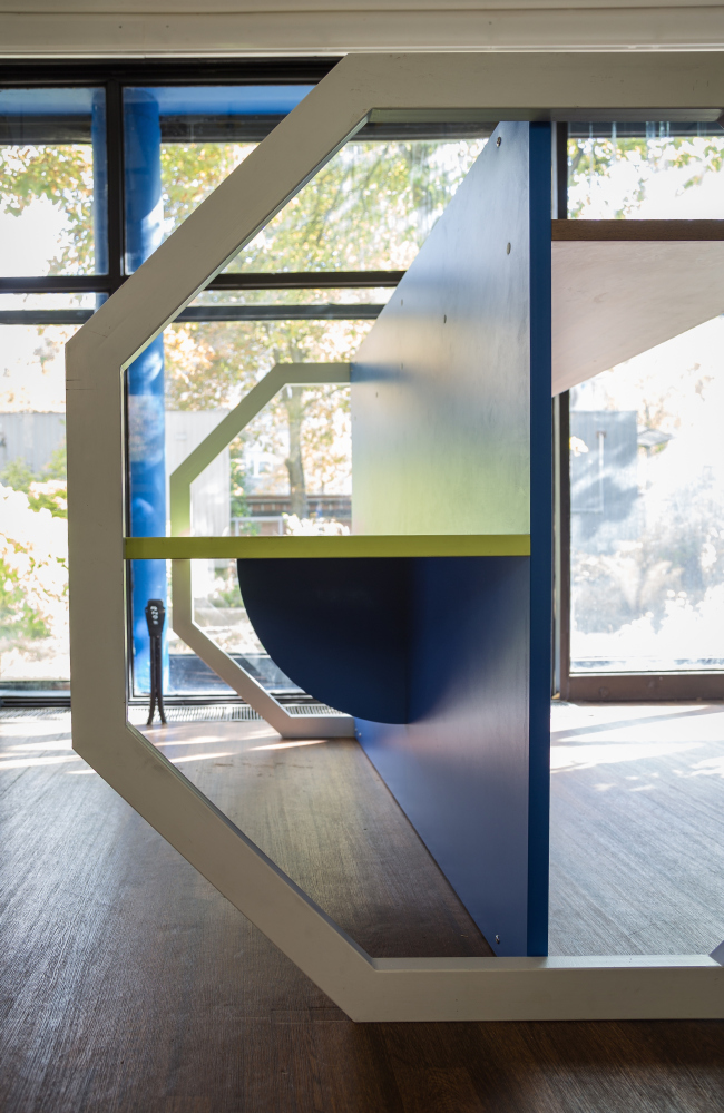 Co-working space in the Blokhintsev Library in Dubna. Interior, 2015 � PANACOM