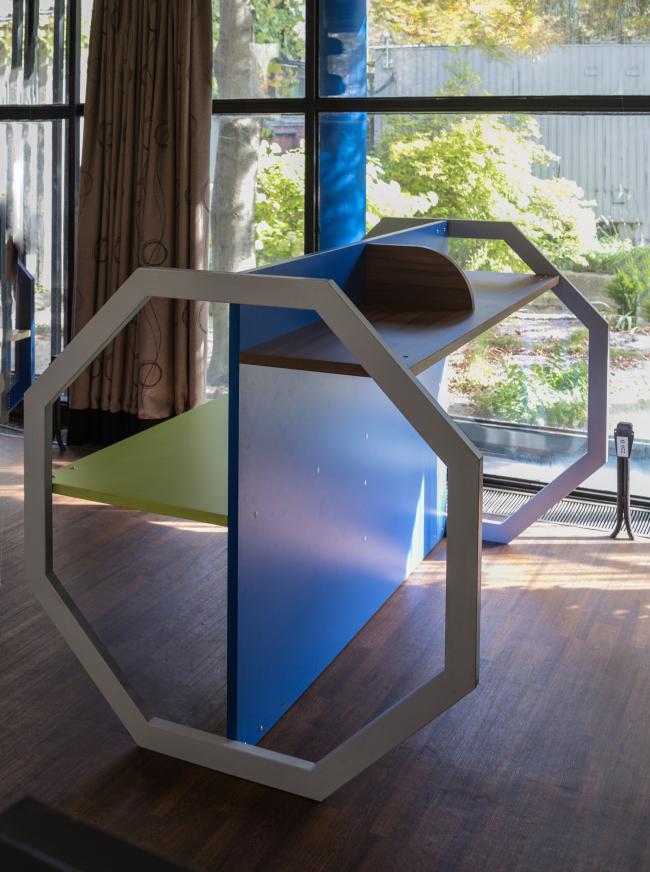 Co-working space in the Blokhintsev Library in Dubna. Interior, 2015 � PANACOM