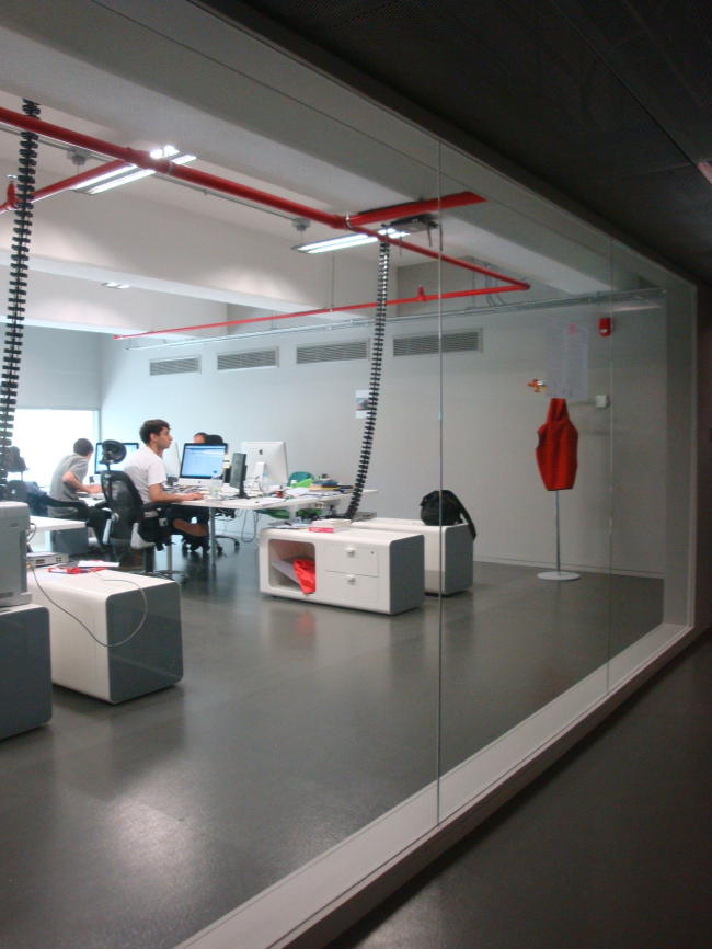 ���������� ����� ����, ����������� � 2011 ����, ���������� ����� ������������ �������: ��������� � ����������� ������ ���� ��������� ��������� ��������� ������������ �������� ���� (Bernard Khoury). ���� � ����� www.bernardkhoury.com