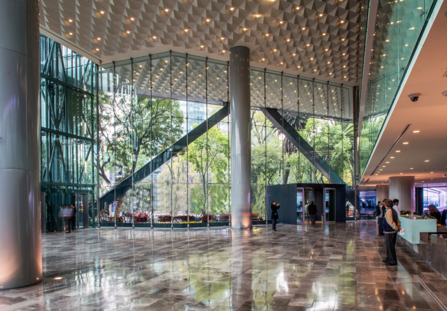 ����-�������� BBVA Bancomer � Lourdes Legorreta / LegoRogers