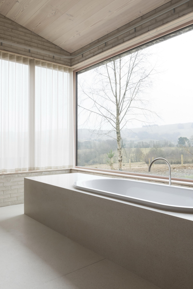 ����� Tŷ Bywyd � ���� ����� � Gilbert McCarragher