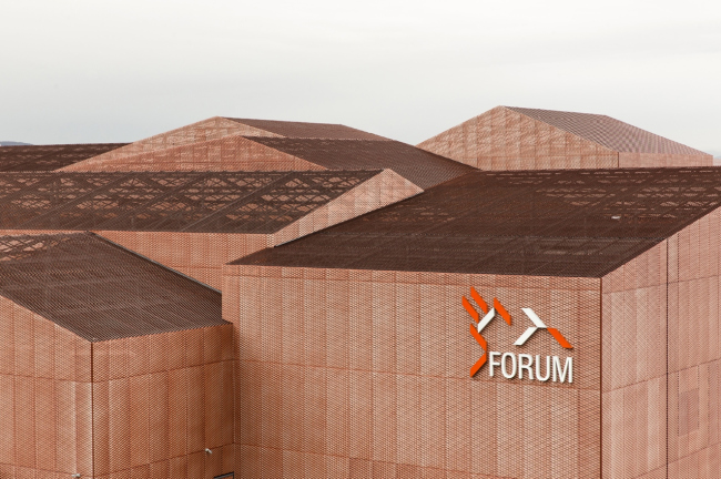 ���������-��������� �������� LE FORUM � Luc Boegly