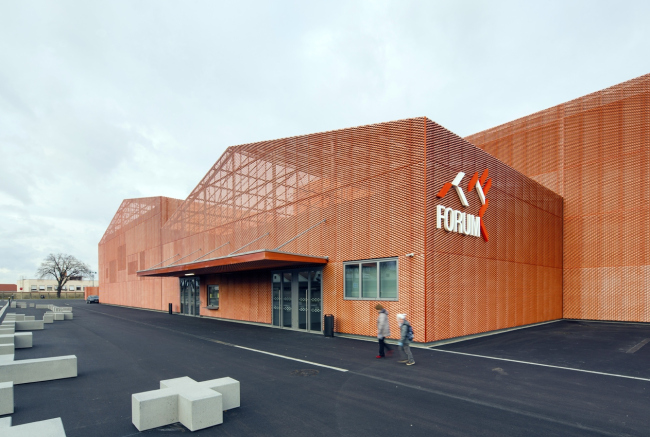 ���������-��������� �������� LE FORUM � Luc Boegly