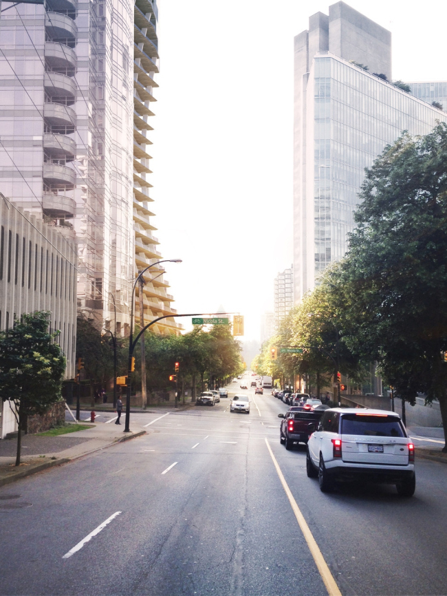 ����� ����� 1550 Alberni � ���������