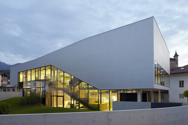 ���������� ����� � ���. ����������� Studio Monsorno Trauner. 2012. ����: Augustin Ochsenreiter, Rene Riller