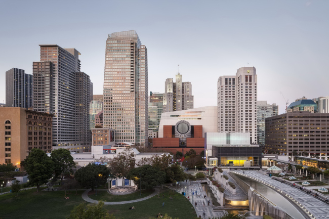 ����� ����� ����� ������������ ��������� ���-��������� � Henrik Kam, ������������� SFMOMA