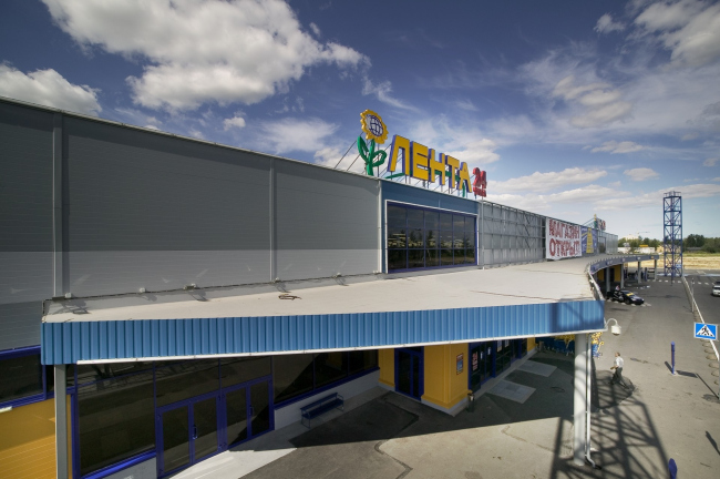 "Lenta" shopping center on the Moscow Highway. Construction, 2008 � Anatoly Stolyarchuk architects