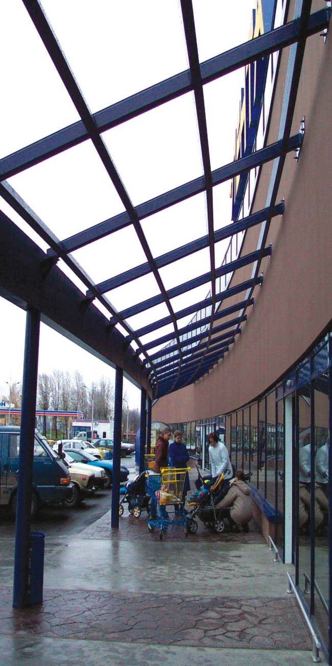 "Lenta" shopping center on the Savushkina Street. Facade. Construction, 2001  Anatoly Stolyarchuk architects