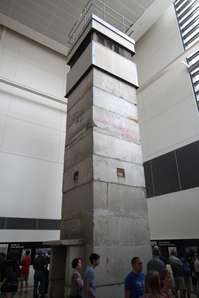 ����� Newseum. ����: Mr.TinDC via flickr.com. �������� CC BY-ND 2.0