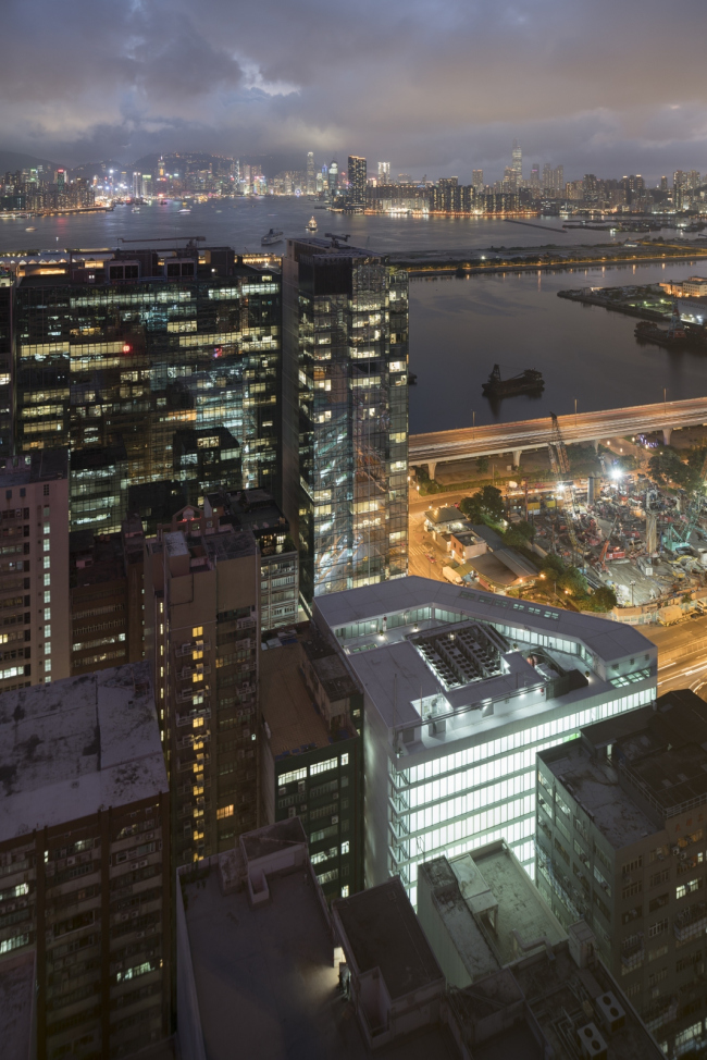 ������� ����� 133 Wai Yip Street � Ossip van Duivenbode