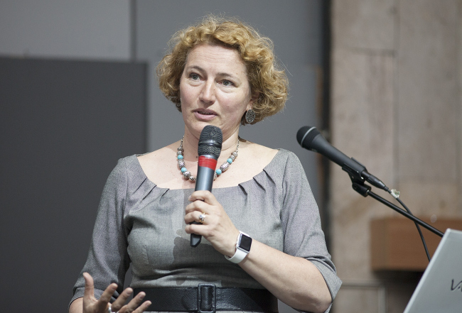 Полина Филиппова, директор Фонда ПЕРИ (фонд содействия развитию культурных, образовательных и социальных программ) Полина Филиппова, директор Фонда ПЕРИ (фонд содействия развитию культурных, образовательных и социальных программ)