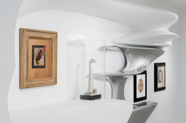 Kurt Schwitters: MERZ exhibition design by Zaha Hadid. Galerie Gmurzynska, Zurich, Switzerland. Courtesy of Galerie Gmurzynska