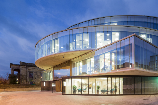 ����� ���������� ���������� (BSG) � ��������. 
Herzog & de Meuron. ���� � Iwan Baan